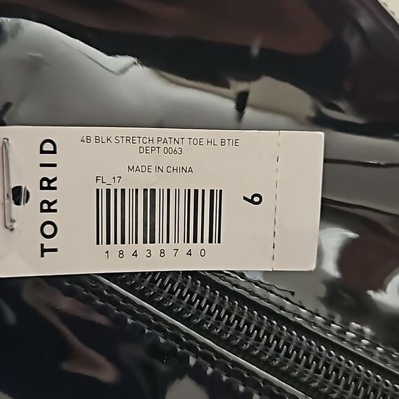 Torrid Stretch Patent Leather Pointy Toe Zip-Up Ankle Boots 5" Heel Black 6WW - Picture 12 of 16